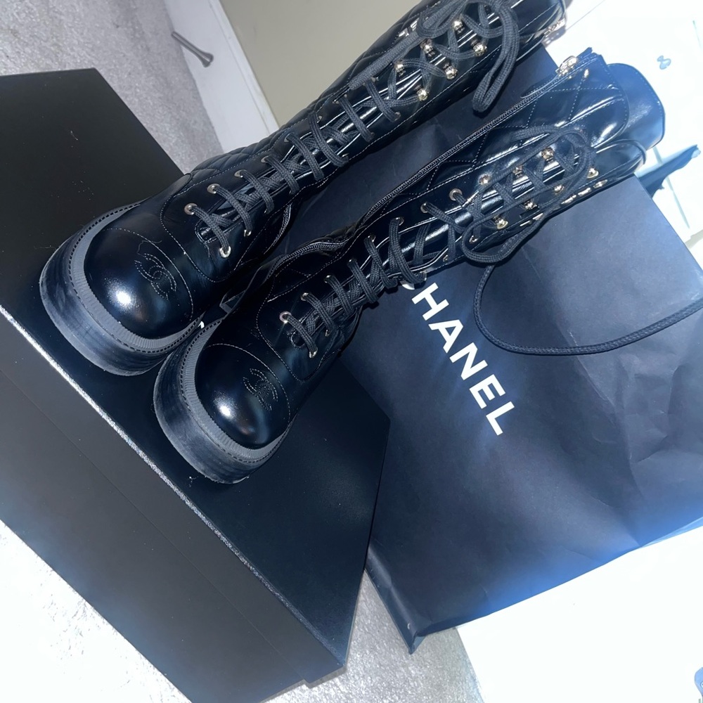 CHANEL Black Quilted Lace-Up Knee Boots - Picture 5 of 5
